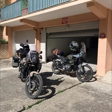 à * Amélie-les-Bains-Palalda